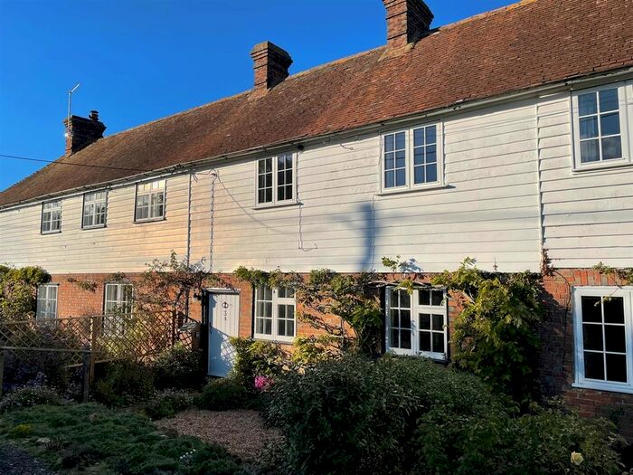 3 Bedroom Cottage For Sale In Pagehurst Road, Staplehurst, Tonbridge, TN12