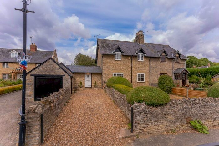 3 Bedroom Cottage For Sale In High Street, Weston Underwood, Olney, MK46