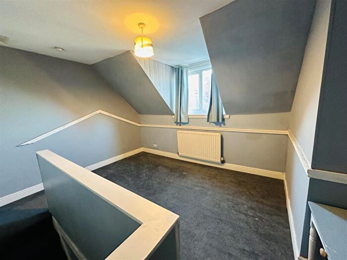 2 Bedroom Flat To Rent In Croft Road, Stockingford, CV10