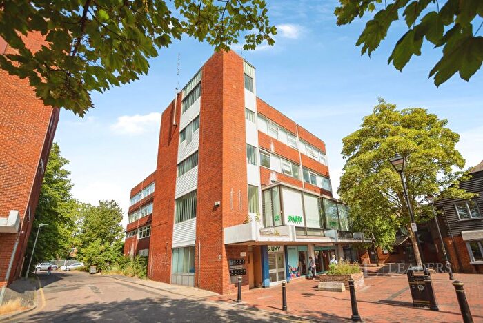 2 Bedroom Flat To Rent In Roman Square, Sittingbourne, Kent, ME10