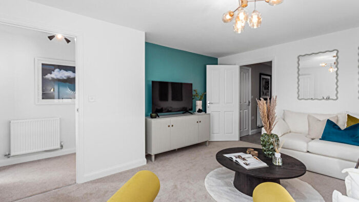 3 Bedroom Semi-Detached House For Sale In Beagle Road, Cambridge, CB3