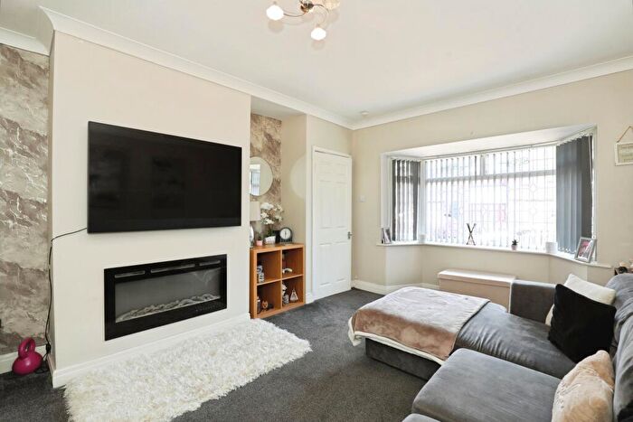 3 Bedroom Town House For Sale In Opal Road, Fenton, Stoke-on-trent, ST4