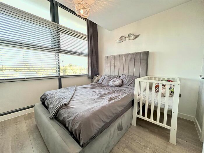 1 Bedroom Flat To Rent In Edinburgh House, Edinburgh Gate, Harlow, CM20