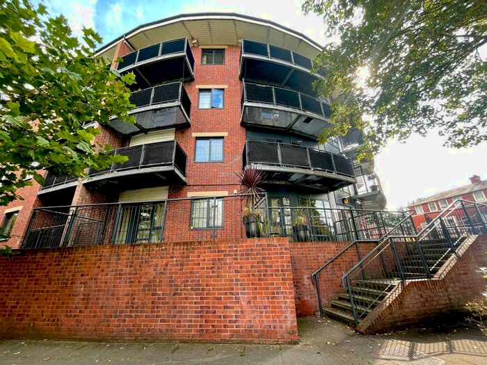 2 Bedroom Flat To Rent In Regent Court, A Woodside Road, M16