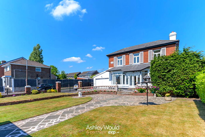 3 Bedroom Detached House For Sale In Coopers Lane, Smethwick, B67