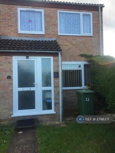 3 Bedroom Semi-Detached House To Rent In Hawk Close, Fareham, PO14