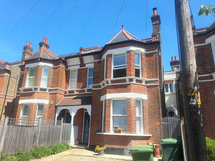 1 Bedroom Flat To Rent In Bevington Road, Beckenham, BR3