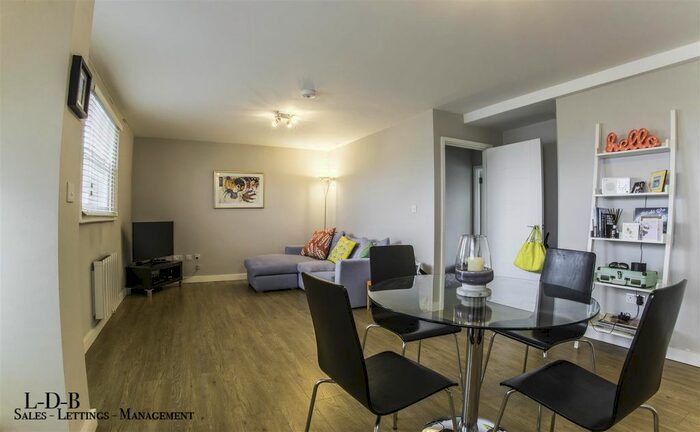 1 Bedroom Flat To Rent In Fulham Palace Road, London, W6