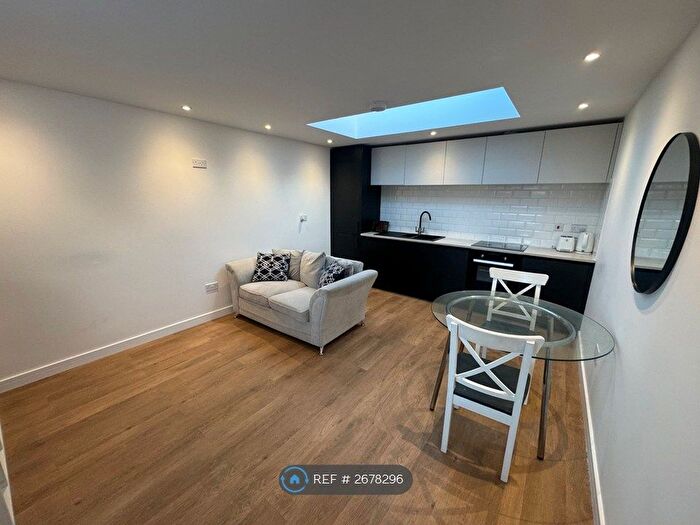 1 Bedroom Flat To Rent In Cathays, Cardiff, CF24