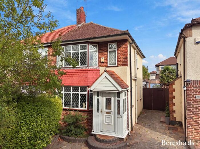 3 Bedroom Semi-Detached House For Sale In Collier Row Lane, Romford, RM5