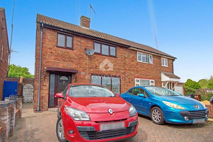 3 Bedroom Semi-Detached House To Rent In Monkwick Avenue Colchester, CO2