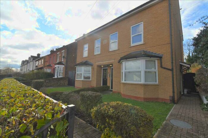 2 Bedroom Apartment To Rent In Kavan Court, Summerhill Road, Dartford, DA1