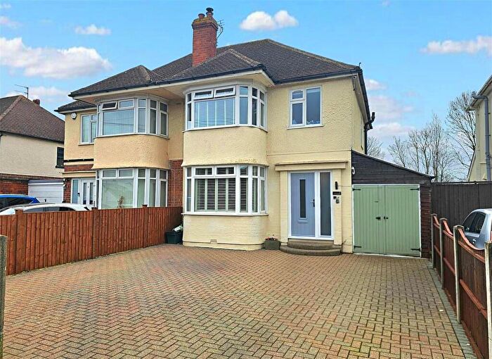 3 Bedroom Semi Detached House For Sale In Colin Road, Barnwood, Gloucester, GL4
