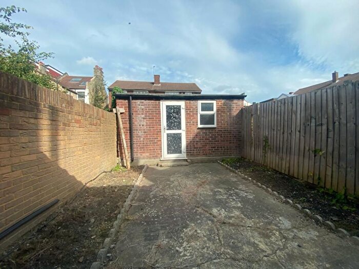 4 Bedroom Terraced House To Rent In Totterdown Street, London, SW17