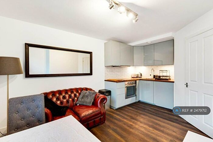 2 Bedroom Flat To Rent In Stanway Court, London, N1