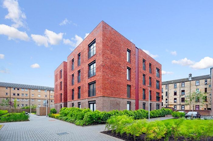 2 Bedroom Flat To Rent In Greenholme Street, Flat -, Cathcart, Glasgow, G44