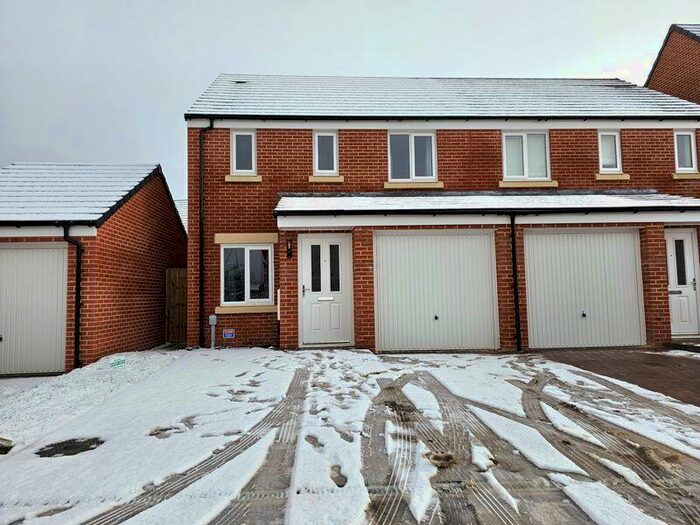 3 Bedroom Semi-Detached House To Rent In Navigation Way, Hesketh Bank, Preston, PR4