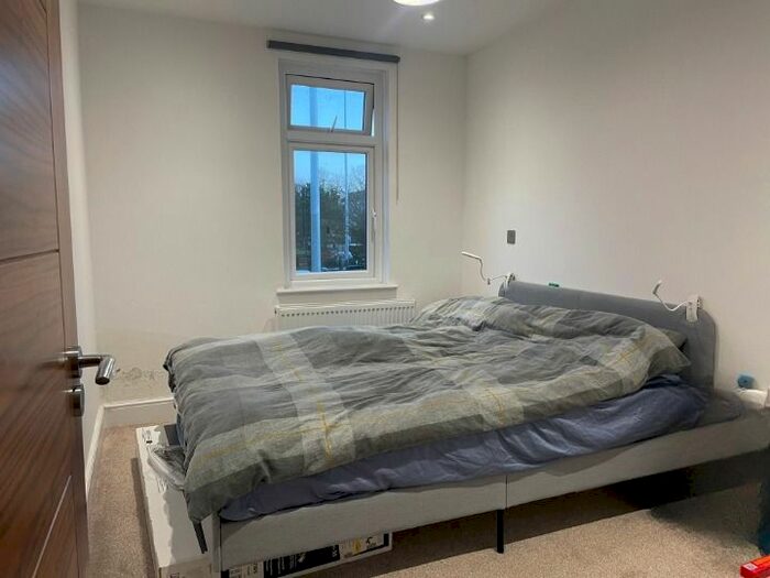 1 Bedroom Flat To Rent In Hyde Road, Watford, WD17