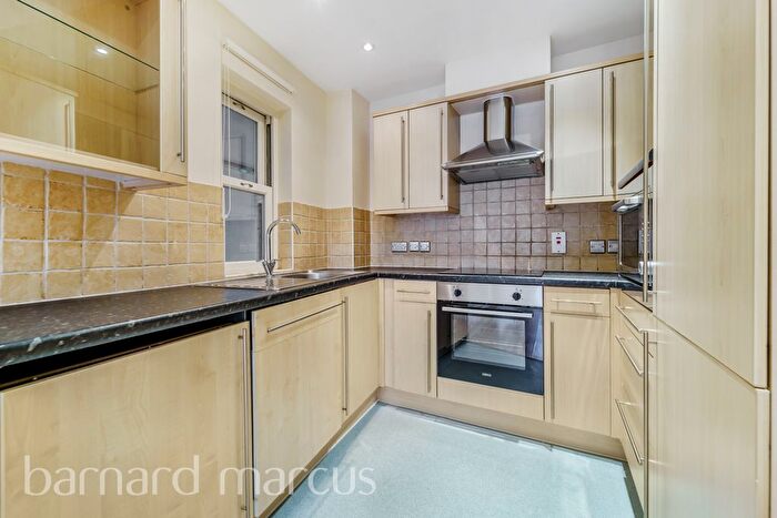 1 Bedroom Flat To Rent In High Street, Hampton, TW12