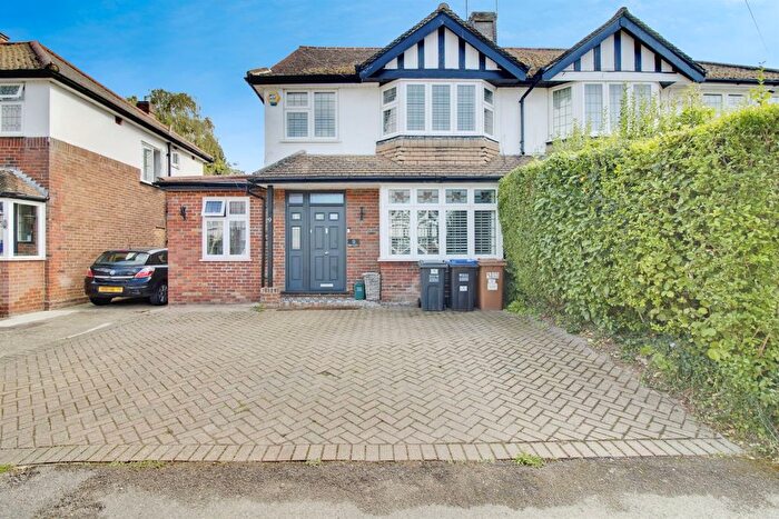 4 Bedroom Semi Detached House For Sale In Selwyn Drive, Hatfield, AL10