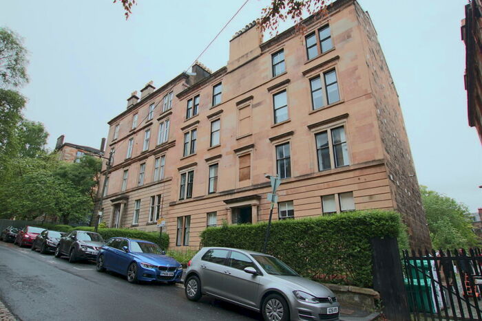 3 Bedroom Flat To Rent In Glasgow Street, Hillhead, G12