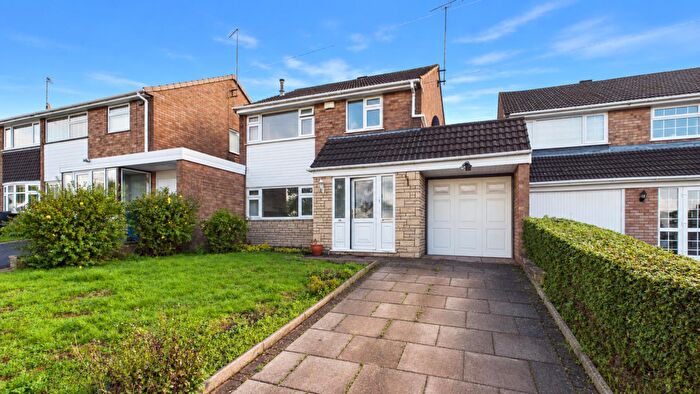 3 Bedroom Link Detached House For Sale In Middlefield Avenue, Halesowen, B62