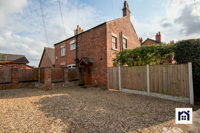 3 Bedroom Semi-Detached House To Rent In Lawrence Lane, Eccleston, PR7