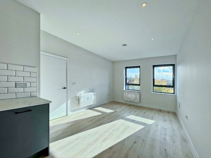 2 Bedroom Apartment To Rent In Lumina, Camberley, GU15