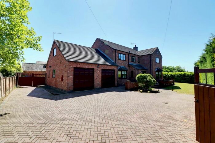 5 Bedroom Detached House For Sale In Knaith Hill, Knaith, DN21