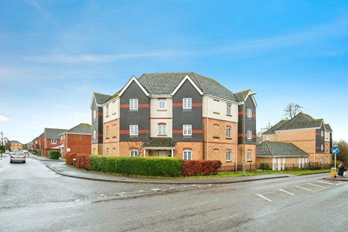 2 Bedroom Flat For Sale In Candover Court, Beggarwood, Basingstoke, RG22