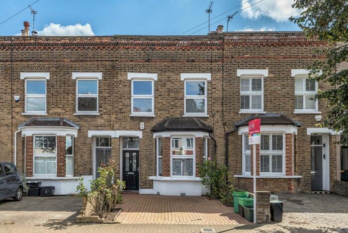 3 Bedroom House To Rent In Ravenscroft Road, Beckenham, BR3