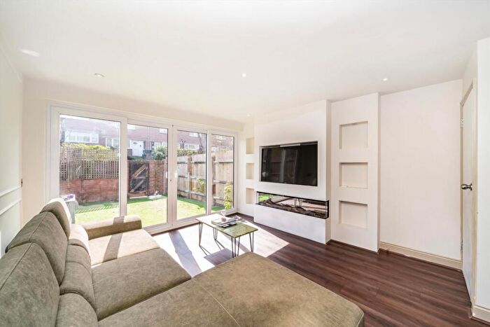 2 Bedroom Flat For Sale In Lancey Close, Charlton, SE7