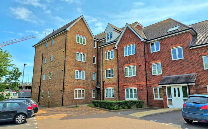 2 Bedroom Flat To Rent In Wherry Close, Margate, CT9