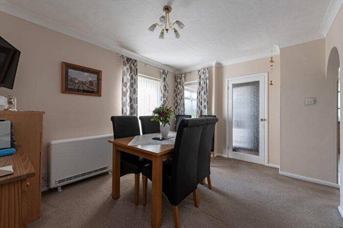 3 Bedroom Detached House For Sale In Milton Road, Milborne St Andrew, DT11