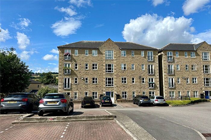 2 Bedroom Flat For Sale In Huddersfield Road, Mirfield, West Yorkshire, WF14