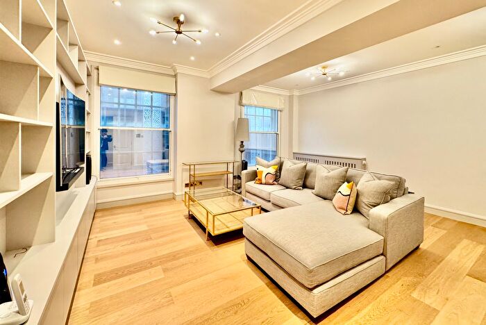 2 Bedroom Flat To Rent In Park Street, Mayfair, London, W1K