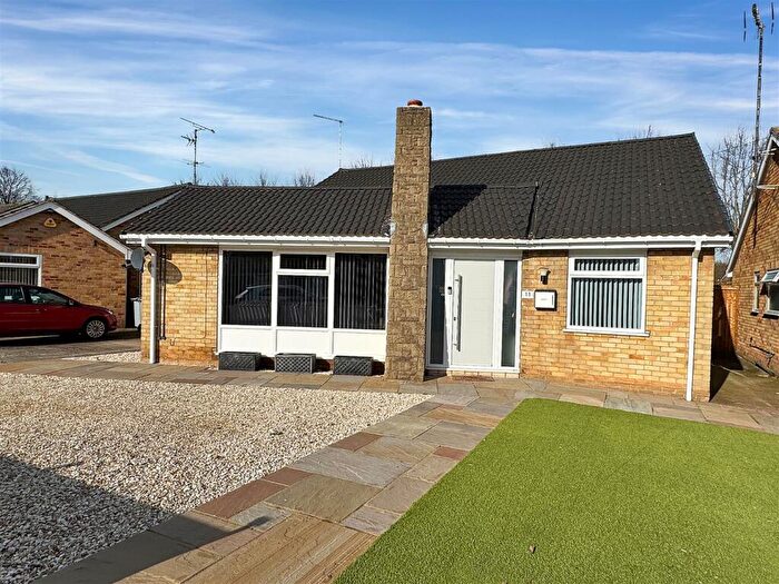 3 Bedroom Detached Bungalow For Sale In Lime Tree Gardens, Lowdham, Nottingham, NG14