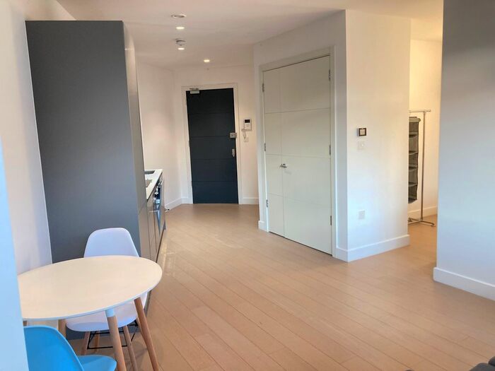 1 Bedroom Flat To Rent In Very Near New Horizons Court Area, Brentford Gilette Corner Area, TW8