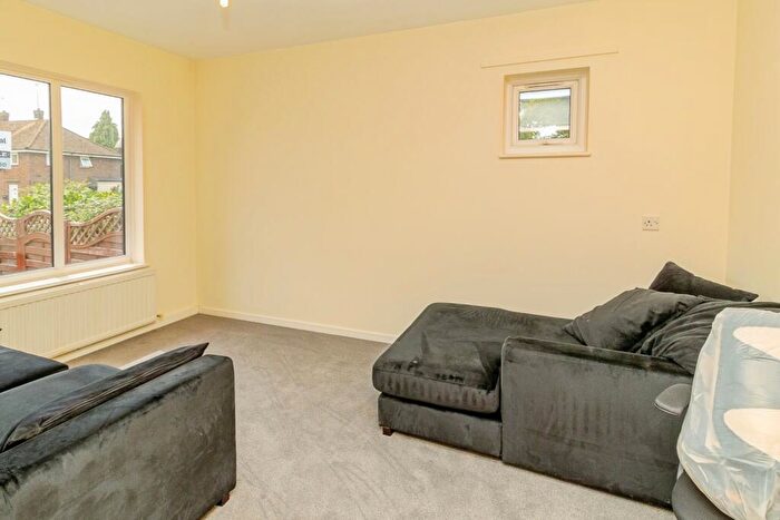 2 Bedroom Bungalow For Sale In Knowles Green, Bletchley, Milton Keynes, Buckinghamshire, MK2