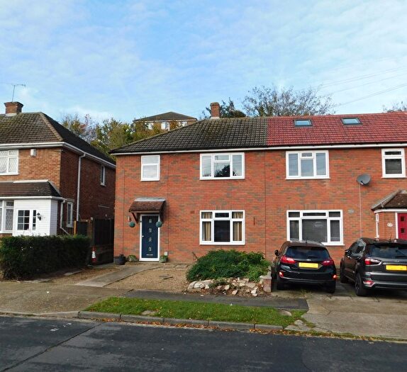 3 Bedroom Semi Detached House To Rent In The Tideway, Rochester, ME1