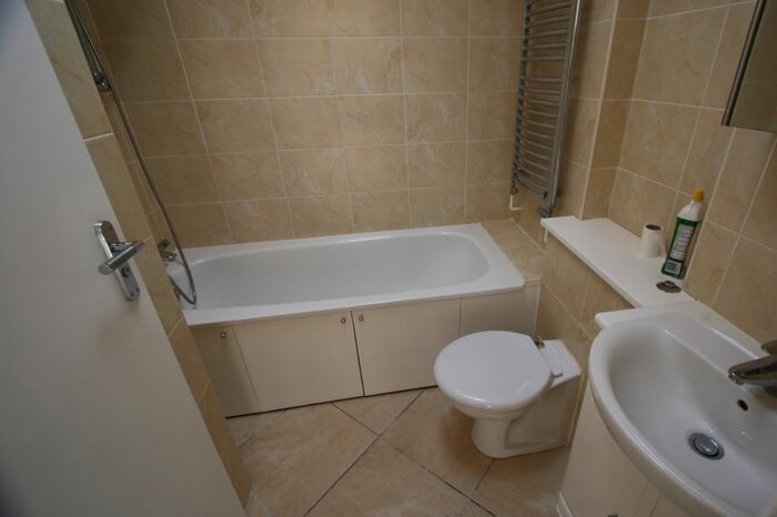 1 Bedroom Flat To Rent In Morden Crt, Morden, SM4