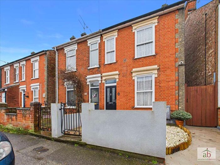 3 Bedroom Semi Detached House To Rent In Camden Road, Ipswich, IP3