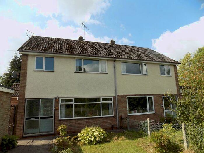 3 Bedroom Semi-Detached House To Rent In Witney Road, Stafford, ST17