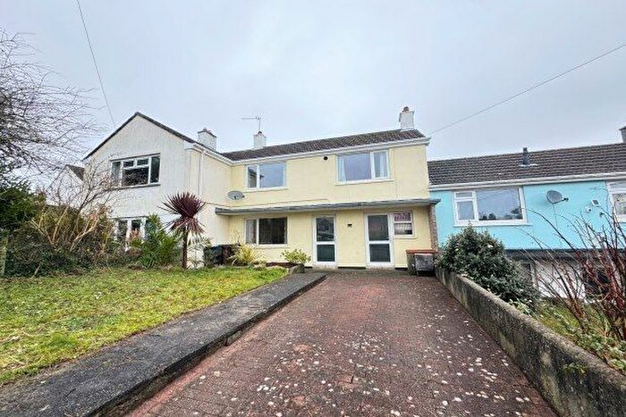 2 Bedroom Property To Rent In Richards Crescent, Truro, TR1