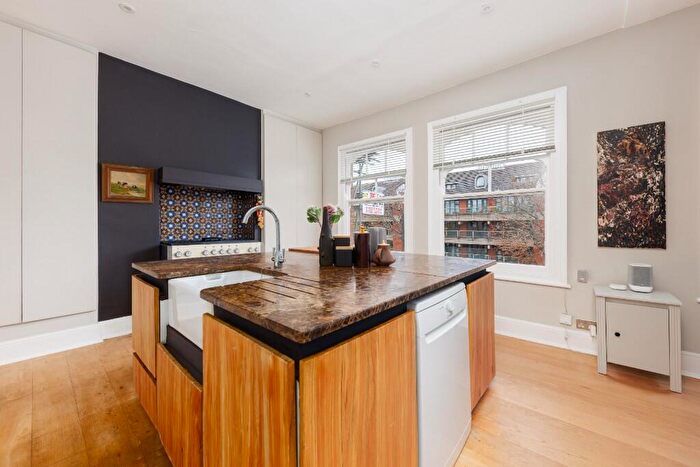 2 Bedroom Flat For Sale In Prince Of Wales Drive, London, SW11