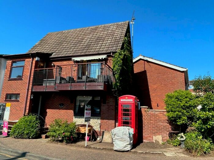3 Bedroom Semi-Detached House To Rent In Lower Street, Horning, NR12