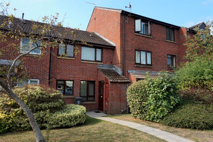 1 Bedroom Flat To Rent In Limeslade Close, Fairwater, Cardiff, CF5