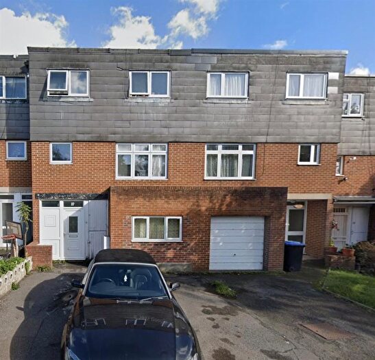 1 Bedroom Flat To Rent In Runbury Circle, London, NW9