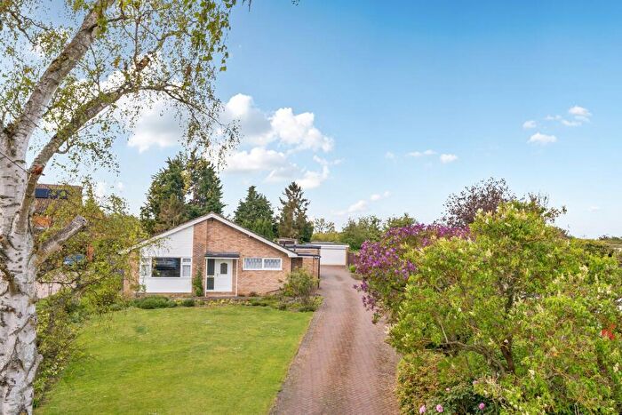 4 Bedroom Bungalow To Rent In High Street, Meppershall, Shefford, SG17