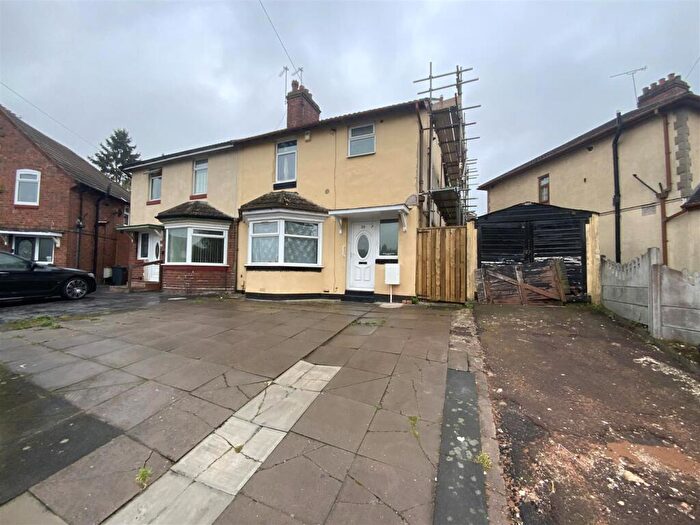 3 Bedroom Semi Detached House To Rent In Greenfield Road, Smethwick, B67